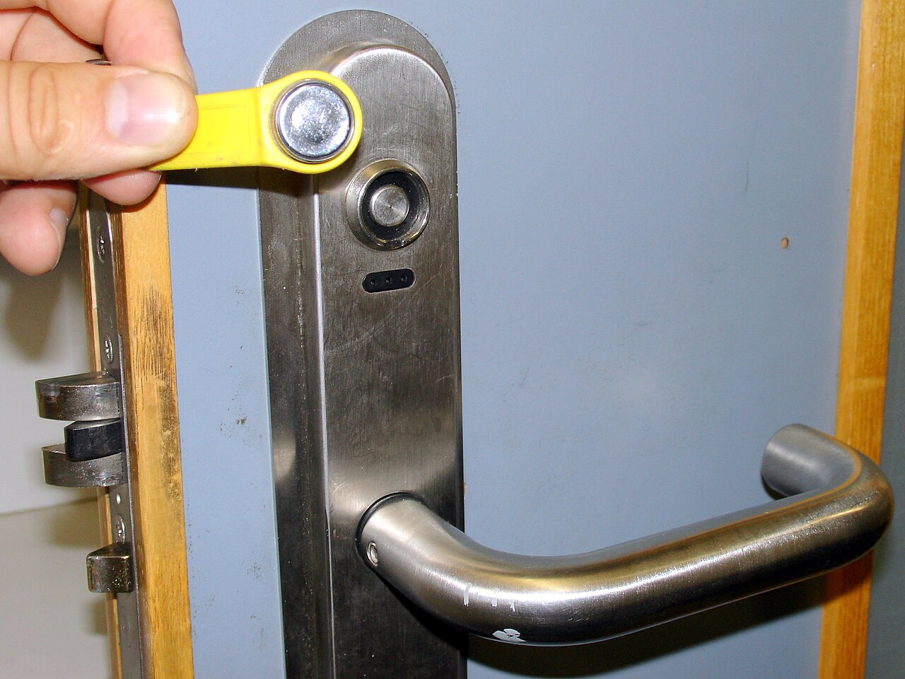 Electronic lock and key — knowing lock parts before installation