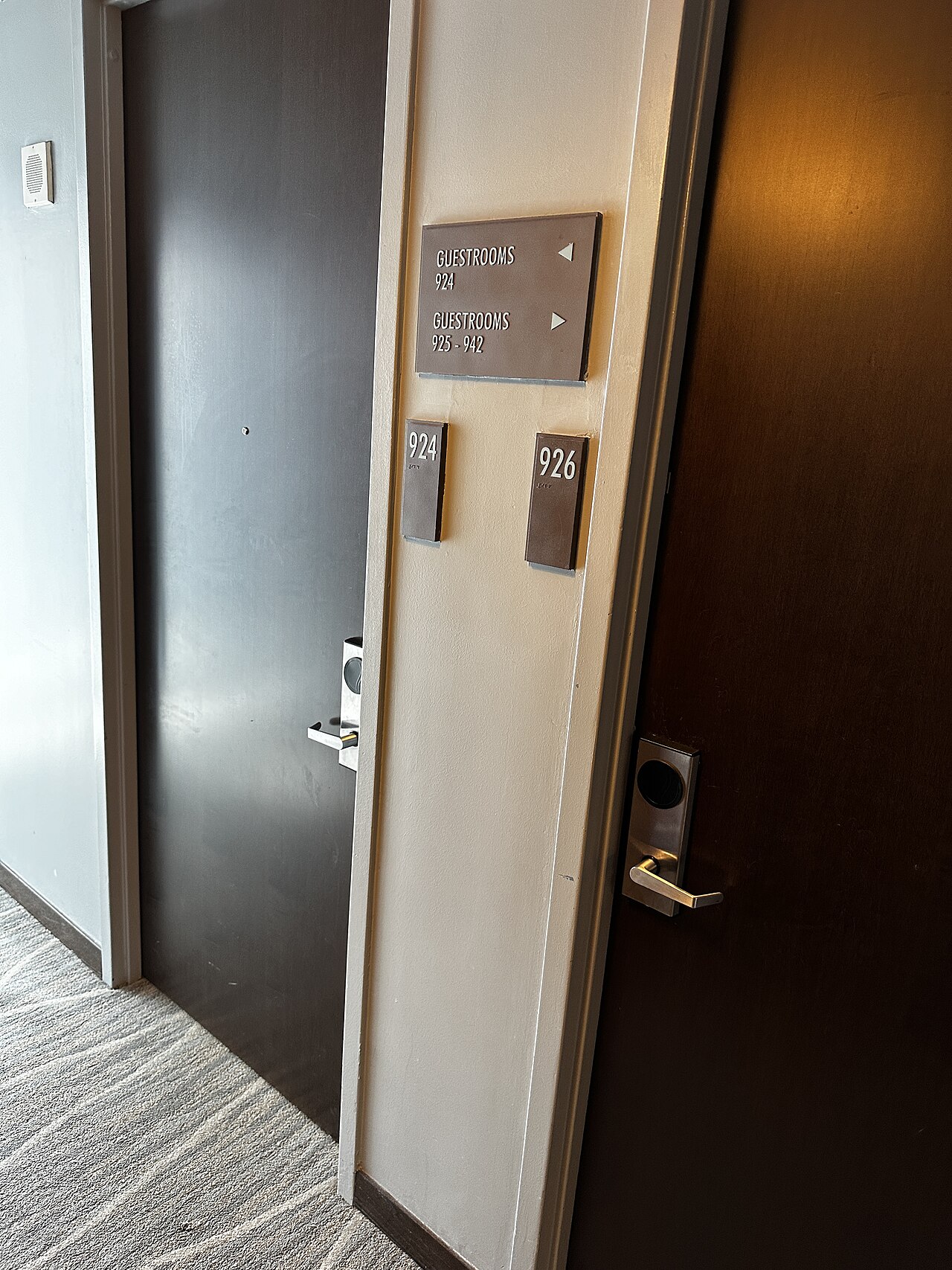 Hotel Door Sign Materials: Acrylic, Stainless Steel, LED and E-Ink